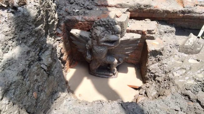 Arca Burung Garuda dan Jalawadra Di Situs Pertirtaan Jombang